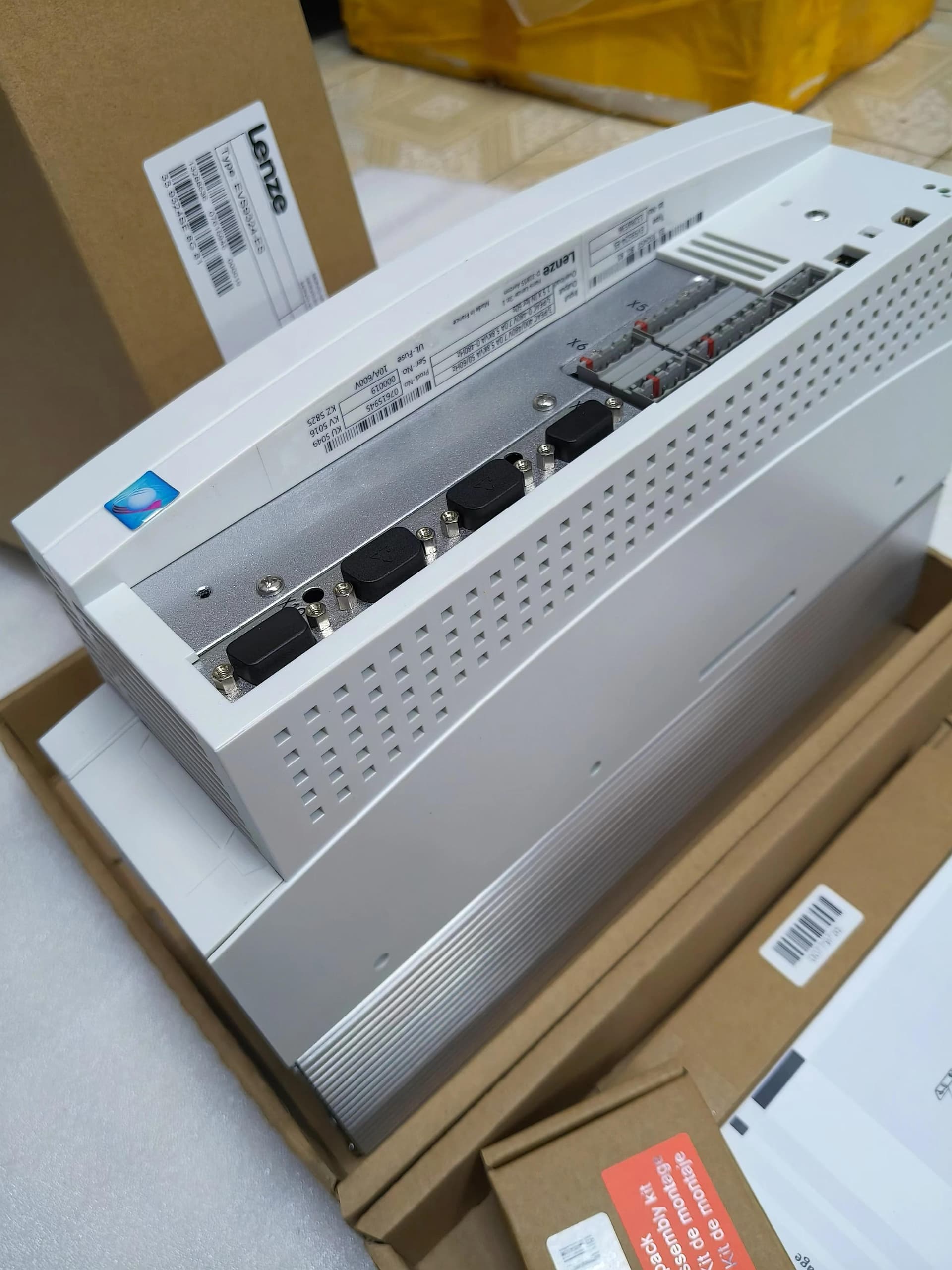 Lenze EVS9324-ES - 9300 Servo Inverter